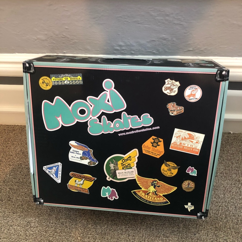 Moxi Beach Bunny Skates